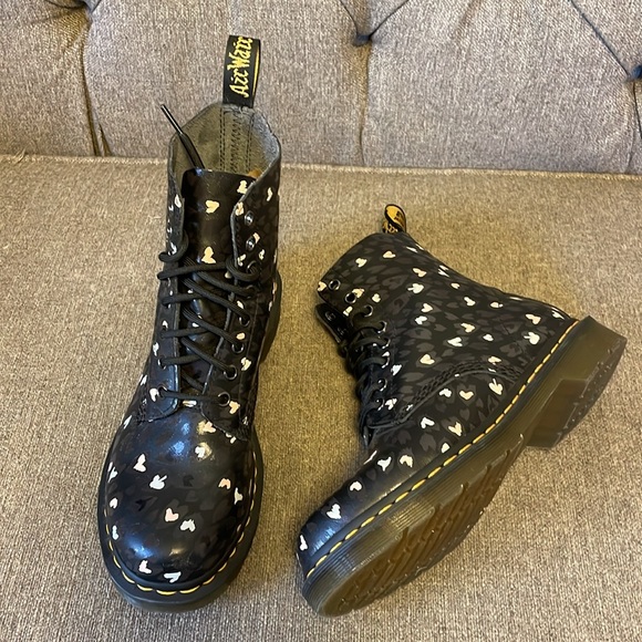 Dr Martens 1460 Pascal Leather Wild Heart Printed Lace Up Boots - Picture 8 of 12